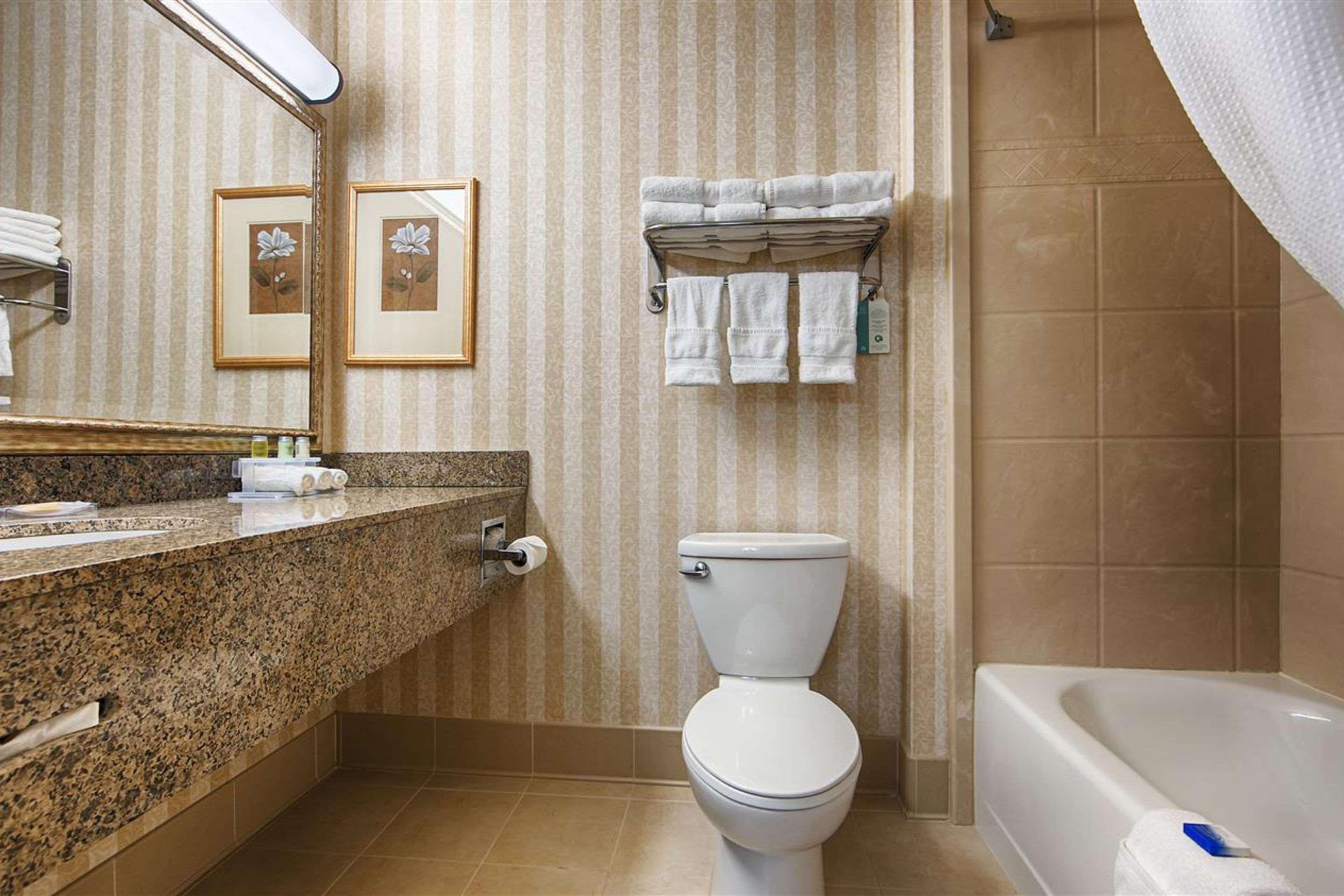 Heritage Hotel And Suites Дикинсън Екстериор снимка