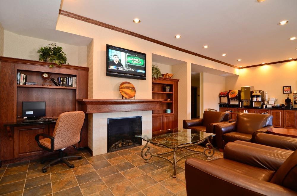 Heritage Hotel And Suites Дикинсън Интериор снимка